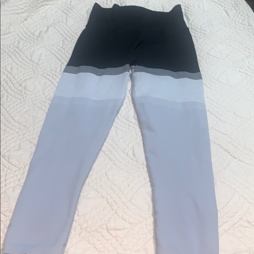 ATHLETA LEGGINGS - Picture 5 of 8